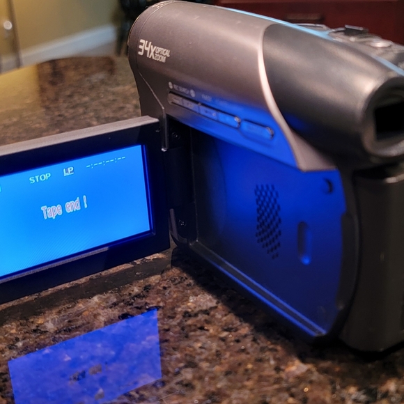 SAMSUNG SC-D372 Mini DV Camcorder - Picture 5 of 10